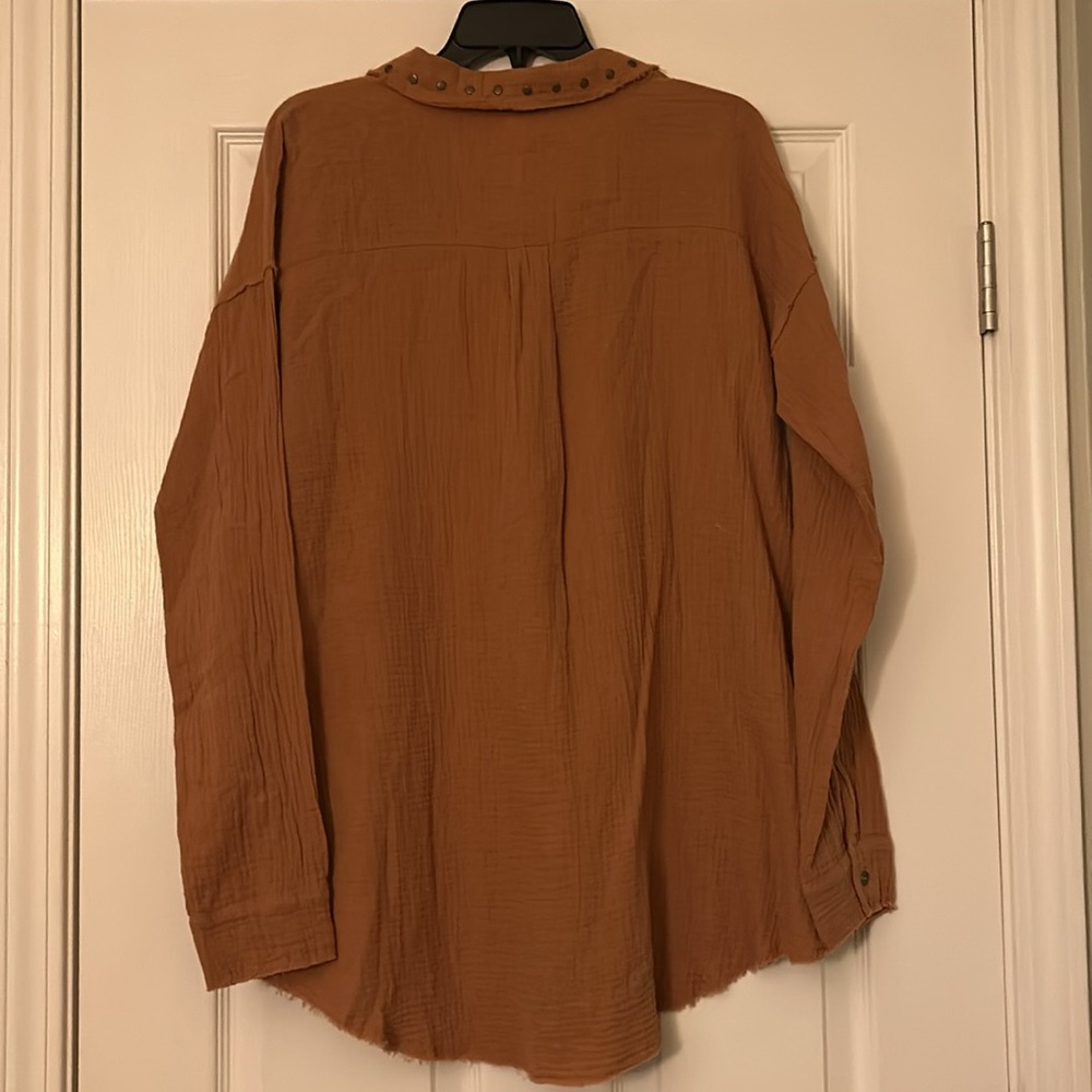 NWT Hem & Thread button up - Picture 6 of 6
